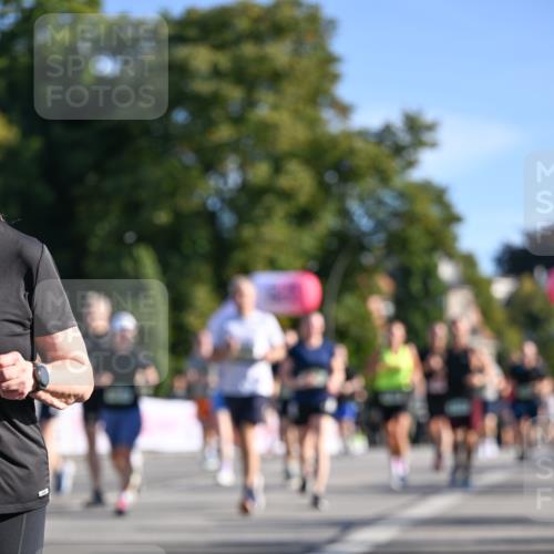 07.09.2025 - BARMER Alsterlauf Dr. Thomas Lammeyer http://msf.ph/oto/8713319 07.09.2025 09:44:38 Laufen  meine-sportfotos.de