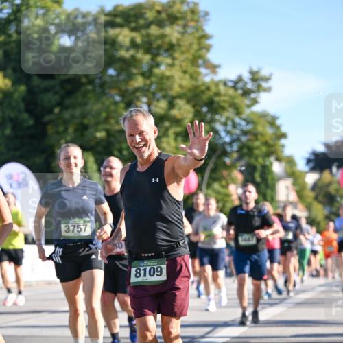 07.09.2025 - BARMER Alsterlauf Dr. Thomas Lammeyer http://msf.ph/oto/8713349 07.09.2025 09:44:43 Laufen 3757, 8109, 5687 meine-sportfotos.de
