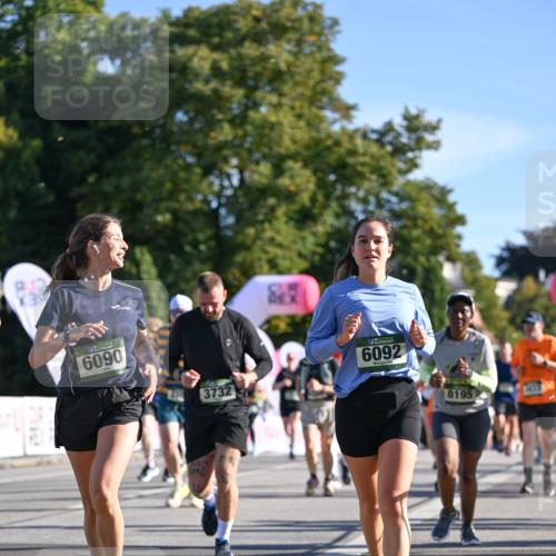 07.09.2025 - BARMER Alsterlauf Dr. Thomas Lammeyer http://msf.ph/oto/8713385 07.09.2025 09:44:49 Laufen 6090, 3732, 6092, 8195 meine-sportfotos.de