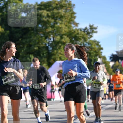 07.09.2025 - BARMER Alsterlauf Dr. Thomas Lammeyer http://msf.ph/oto/8713388 07.09.2025 09:44:49 Laufen 6090, 3732, 6092, 8195 meine-sportfotos.de