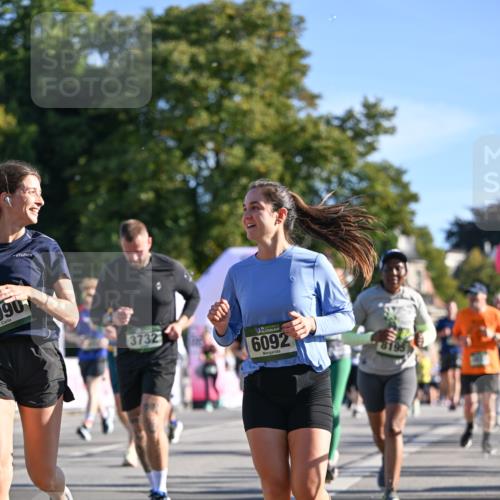 07.09.2025 - BARMER Alsterlauf Dr. Thomas Lammeyer http://msf.ph/oto/8713389 07.09.2025 09:44:50 Laufen 90, 3732, 6092, 8195 meine-sportfotos.de