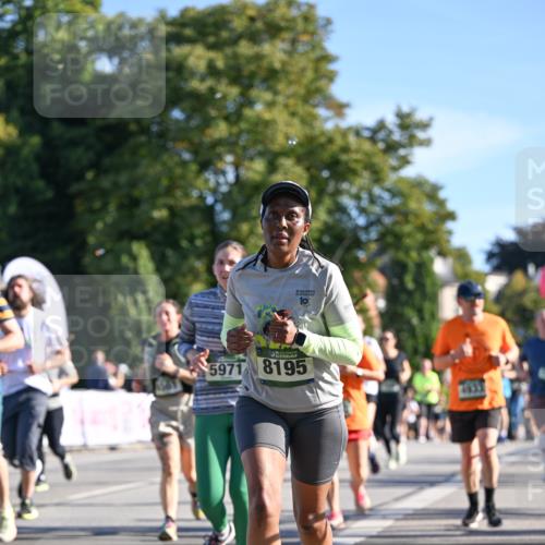 07.09.2025 - BARMER Alsterlauf Dr. Thomas Lammeyer http://msf.ph/oto/8713399 07.09.2025 09:44:51 Laufen 10, 5971, 8195 meine-sportfotos.de