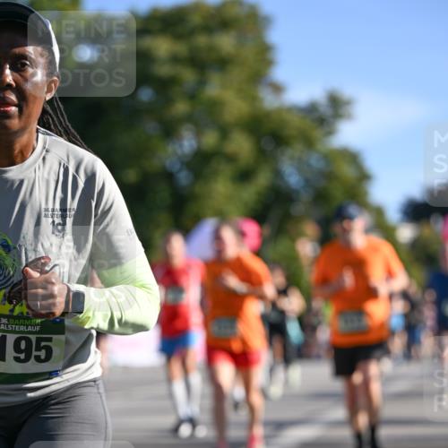 07.09.2025 - BARMER Alsterlauf Dr. Thomas Lammeyer http://msf.ph/oto/8713409 07.09.2025 09:44:53 Laufen 36, 10, 36, 195 meine-sportfotos.de