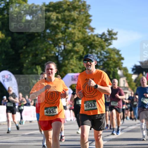 07.09.2025 - BARMER Alsterlauf Dr. Thomas Lammeyer http://msf.ph/oto/8713415 07.09.2025 09:44:54 Laufen 4935, 4933 meine-sportfotos.de
