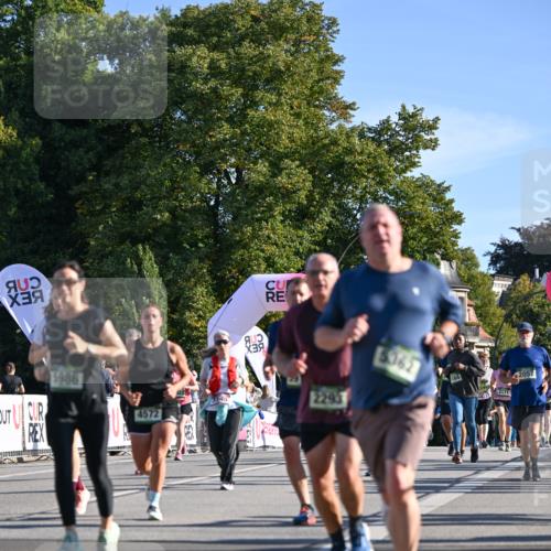 07.09.2025 - BARMER Alsterlauf Dr. Thomas Lammeyer http://msf.ph/oto/8713431 07.09.2025 09:44:56 Laufen 1986, 4572, 12, 2293, 5062, 2171, 2057 meine-sportfotos.de