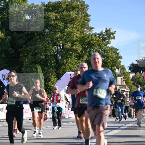07.09.2025 - BARMER Alsterlauf Dr. Thomas Lammeyer http://msf.ph/oto/8713432 07.09.2025 09:44:56 Laufen 1986, 4572, 3145, 229, 5062, 4421, 2171, 2057 meine-sportfotos.de