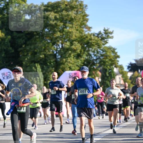 07.09.2025 - BARMER Alsterlauf Dr. Thomas Lammeyer http://msf.ph/oto/8713456 07.09.2025 09:45:01 Laufen 197, 2057, 3203 meine-sportfotos.de