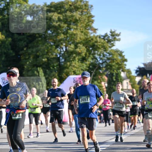 07.09.2025 - BARMER Alsterlauf Dr. Thomas Lammeyer http://msf.ph/oto/8713457 07.09.2025 09:45:01 Laufen 197, 2057, 10, 3203, 329 meine-sportfotos.de