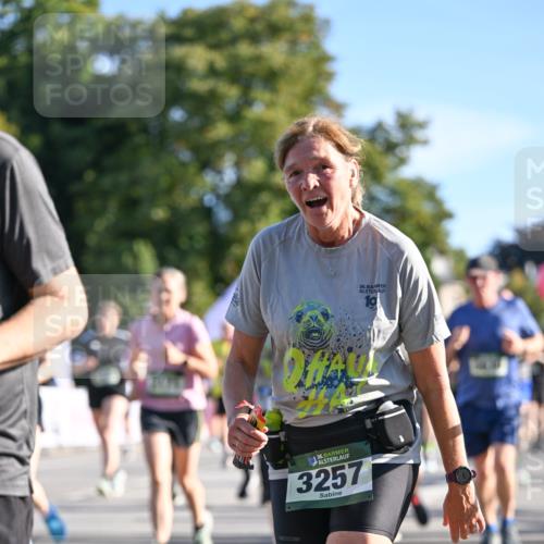 07.09.2025 - BARMER Alsterlauf Dr. Thomas Lammeyer http://msf.ph/oto/8713487 07.09.2025 09:45:06 Laufen 36, 3257, 36 meine-sportfotos.de