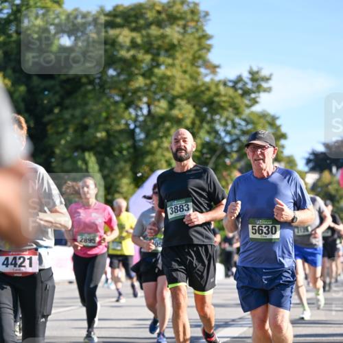 07.09.2025 - BARMER Alsterlauf Dr. Thomas Lammeyer http://msf.ph/oto/8713497 07.09.2025 09:45:07 Laufen 4421, 2895, 3883, 5630 meine-sportfotos.de