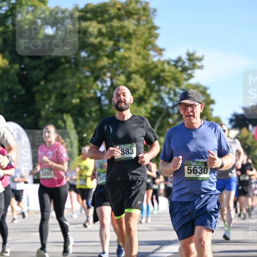 07.09.2025 - BARMER Alsterlauf Dr. Thomas Lammeyer http://msf.ph/oto/8713499 07.09.2025 09:45:07 Laufen 883, 36, 5630 meine-sportfotos.de