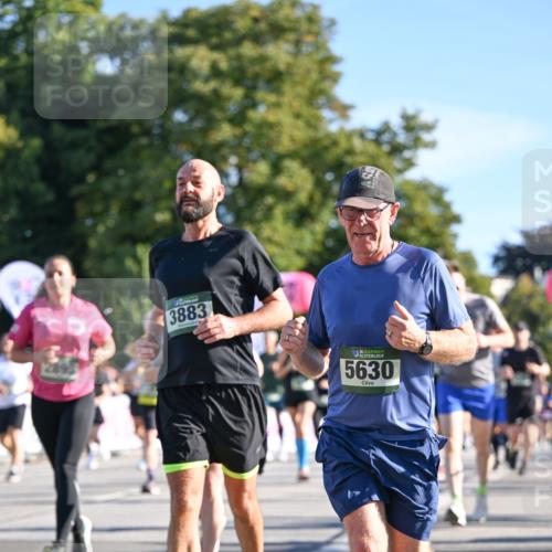 07.09.2025 - BARMER Alsterlauf Dr. Thomas Lammeyer http://msf.ph/oto/8713502 07.09.2025 09:45:08 Laufen 2895, 3883, 36, 5630 meine-sportfotos.de