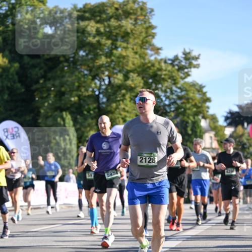 07.09.2025 - BARMER Alsterlauf Dr. Thomas Lammeyer http://msf.ph/oto/8713512 07.09.2025 09:45:10 Laufen 842, 59, 5974, 2128, 4296 meine-sportfotos.de