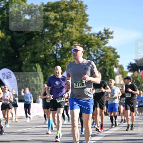 07.09.2025 - BARMER Alsterlauf Dr. Thomas Lammeyer http://msf.ph/oto/8713513 07.09.2025 09:45:10 Laufen 842, 2128, 5974, 2300 meine-sportfotos.de