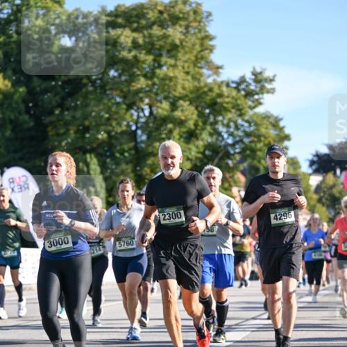 07.09.2025 - BARMER Alsterlauf Dr. Thomas Lammeyer http://msf.ph/oto/8713529 07.09.2025 09:45:13 Laufen 3000, 5760, 2300, 4296, 58, 3000 meine-sportfotos.de