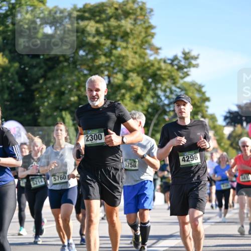 07.09.2025 - BARMER Alsterlauf Dr. Thomas Lammeyer http://msf.ph/oto/8713533 07.09.2025 09:45:14 Laufen 5214, 5760, 2300, 5758, 4296 meine-sportfotos.de