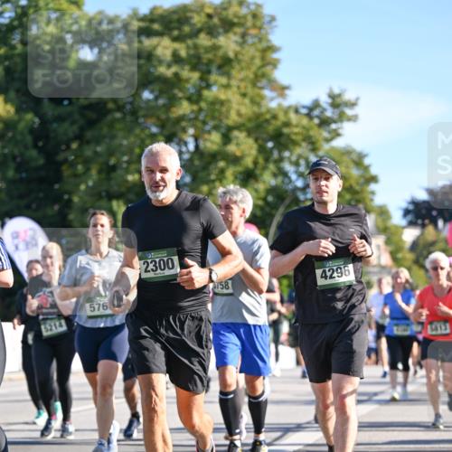 07.09.2025 - BARMER Alsterlauf Dr. Thomas Lammeyer http://msf.ph/oto/8713534 07.09.2025 09:45:14 Laufen 576, 2300, 758, 4296 meine-sportfotos.de