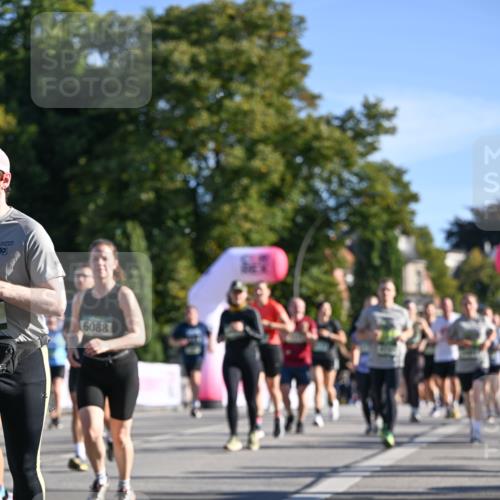 07.09.2025 - BARMER Alsterlauf Dr. Thomas Lammeyer http://msf.ph/oto/8713707 07.09.2025 09:45:42 Laufen 10, 6088 meine-sportfotos.de