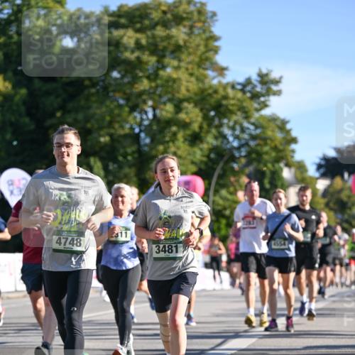 07.09.2025 - BARMER Alsterlauf Dr. Thomas Lammeyer http://msf.ph/oto/8713735 07.09.2025 09:45:46 Laufen 4748, 2311, 3481, 10, 4654 meine-sportfotos.de