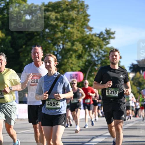 07.09.2025 - BARMER Alsterlauf Dr. Thomas Lammeyer http://msf.ph/oto/8713758 07.09.2025 09:45:50 Laufen 54, 228, 4554, 5310 meine-sportfotos.de