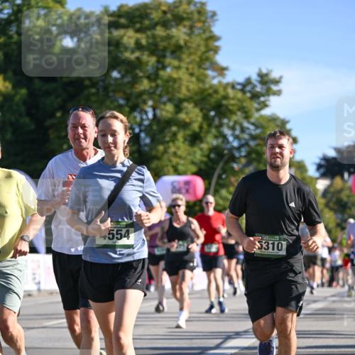 07.09.2025 - BARMER Alsterlauf Dr. Thomas Lammeyer http://msf.ph/oto/8713759 07.09.2025 09:45:50 Laufen 4554, 5310 meine-sportfotos.de