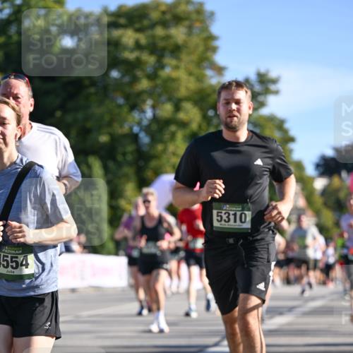 07.09.2025 - BARMER Alsterlauf Dr. Thomas Lammeyer http://msf.ph/oto/8713763 07.09.2025 09:45:50 Laufen 554, 5310 meine-sportfotos.de