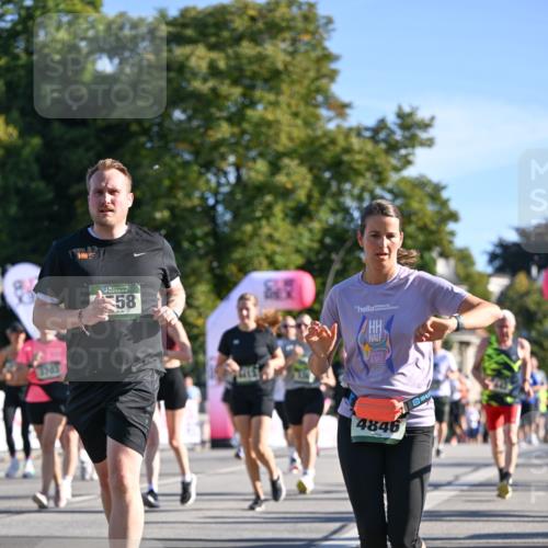 07.09.2025 - BARMER Alsterlauf Dr. Thomas Lammeyer http://msf.ph/oto/8713788 07.09.2025 09:45:54 Laufen 1705, 58, 4846 meine-sportfotos.de