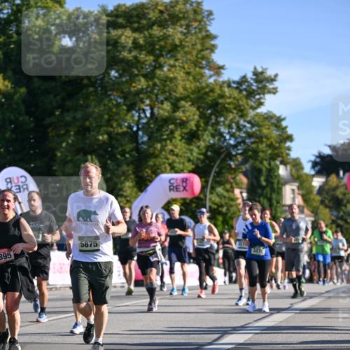 07.09.2025 - BARMER Alsterlauf Dr. Thomas Lammeyer http://msf.ph/oto/8713830 07.09.2025 09:46:01 Laufen 10, 895, 5875, 1519, 3878 meine-sportfotos.de