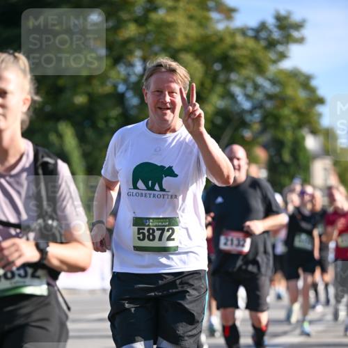 07.09.2025 - BARMER Alsterlauf Dr. Thomas Lammeyer http://msf.ph/oto/8713925 07.09.2025 09:46:18 Laufen 36, 5872, 2132 meine-sportfotos.de