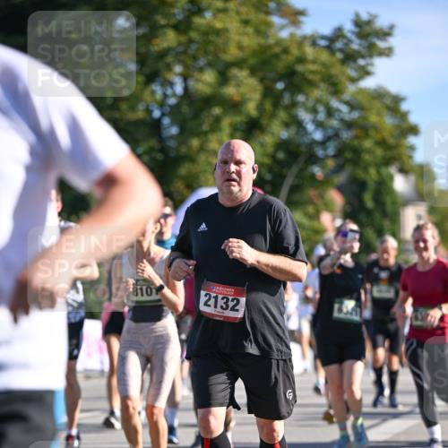 07.09.2025 - BARMER Alsterlauf Dr. Thomas Lammeyer http://msf.ph/oto/8713932 07.09.2025 09:46:19 Laufen 810, 2132 meine-sportfotos.de