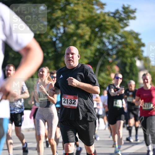 07.09.2025 - BARMER Alsterlauf Dr. Thomas Lammeyer http://msf.ph/oto/8713933 07.09.2025 09:46:19 Laufen 810, 2132 meine-sportfotos.de