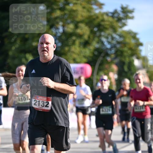 07.09.2025 - BARMER Alsterlauf Dr. Thomas Lammeyer http://msf.ph/oto/8713935 07.09.2025 09:46:20 Laufen 8101, 36, 2132, 6324 meine-sportfotos.de