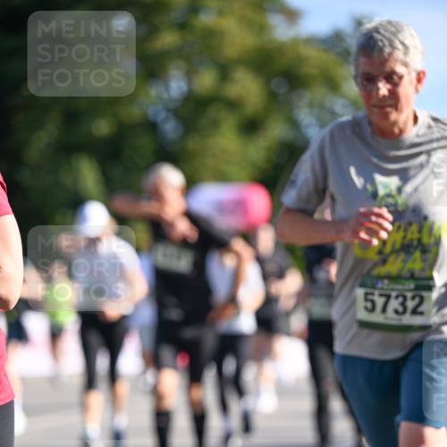 07.09.2025 - BARMER Alsterlauf Dr. Thomas Lammeyer http://msf.ph/oto/8713958 07.09.2025 09:46:24 Laufen 5732 meine-sportfotos.de