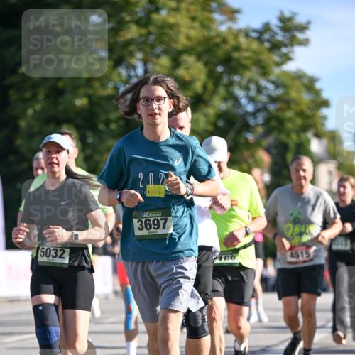 07.09.2025 - BARMER Alsterlauf Dr. Thomas Lammeyer http://msf.ph/oto/8714018 07.09.2025 09:46:36 Laufen 5032, 202, 36, 3697, 400, 4515 meine-sportfotos.de