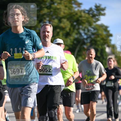 07.09.2025 - BARMER Alsterlauf Dr. Thomas Lammeyer http://msf.ph/oto/8714021 07.09.2025 09:46:37 Laufen 2, 02, 3697, 136, 6052, 4515, 1313 meine-sportfotos.de