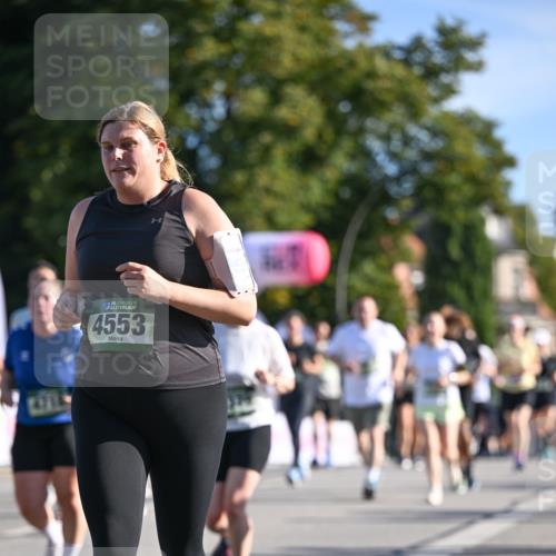 07.09.2025 - BARMER Alsterlauf Dr. Thomas Lammeyer http://msf.ph/oto/8714107 07.09.2025 09:46:52 Laufen 4421, 36, 4553 meine-sportfotos.de