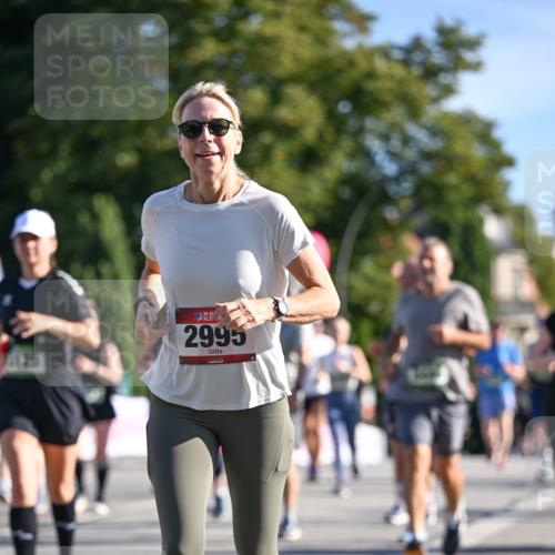 07.09.2025 - BARMER Alsterlauf Dr. Thomas Lammeyer http://msf.ph/oto/8714165 07.09.2025 09:47:02 Laufen 10, 36, 2995 meine-sportfotos.de