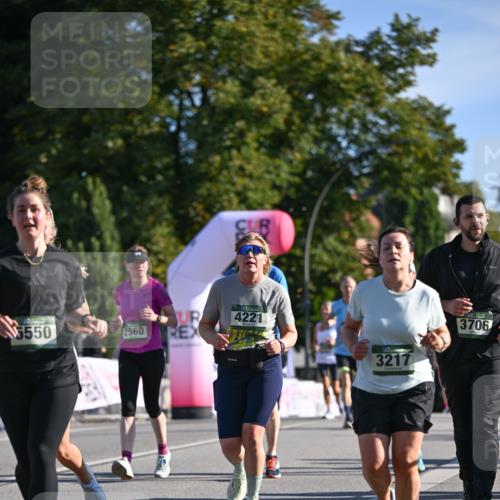 07.09.2025 - BARMER Alsterlauf Dr. Thomas Lammeyer http://msf.ph/oto/8714195 07.09.2025 09:47:07 Laufen 5550, 2560, 4221, 3217, 3706 meine-sportfotos.de