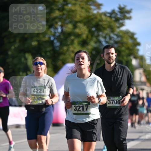 07.09.2025 - BARMER Alsterlauf Dr. Thomas Lammeyer http://msf.ph/oto/8714205 07.09.2025 09:47:09 Laufen 4221, 36, 3217, 3706 meine-sportfotos.de