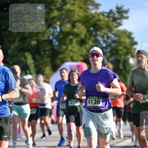 07.09.2025 - BARMER Alsterlauf Dr. Thomas Lammeyer http://msf.ph/oto/8714258 07.09.2025 09:47:18 Laufen 4726, 4136, 304 meine-sportfotos.de