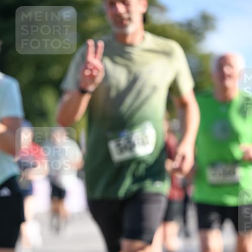 07.09.2025 - BARMER Alsterlauf Dr. Thomas Lammeyer http://msf.ph/oto/8714270 07.09.2025 09:47:20 Laufen 5020 meine-sportfotos.de