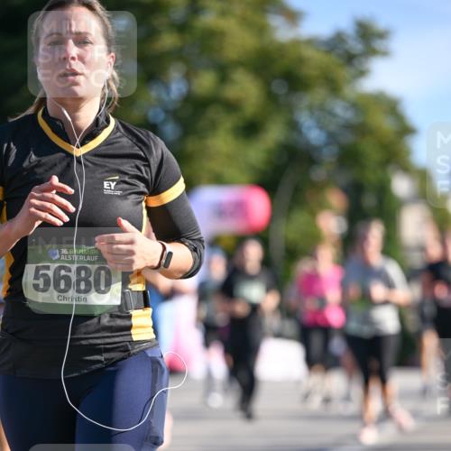 07.09.2025 - BARMER Alsterlauf Dr. Thomas Lammeyer http://msf.ph/oto/8714350 07.09.2025 09:47:34 Laufen 10, 36, 5680 meine-sportfotos.de