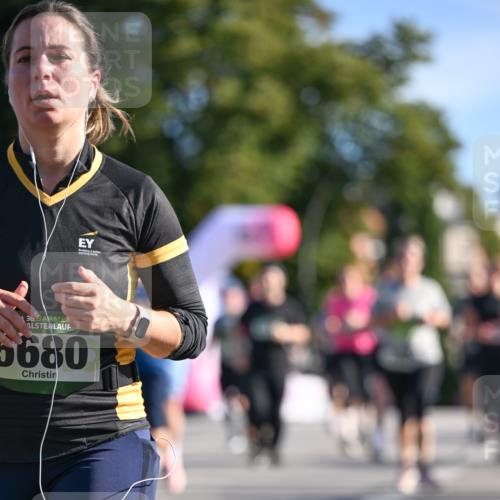 07.09.2025 - BARMER Alsterlauf Dr. Thomas Lammeyer http://msf.ph/oto/8714351 07.09.2025 09:47:34 Laufen 36, 5680 meine-sportfotos.de