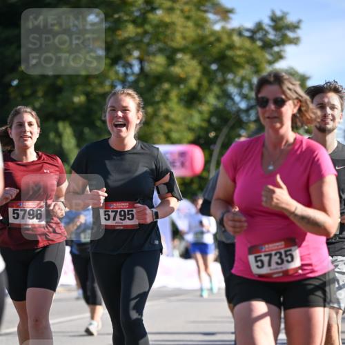 07.09.2025 - BARMER Alsterlauf Dr. Thomas Lammeyer http://msf.ph/oto/8714381 07.09.2025 09:47:39 Laufen 36, 5796, 136, 5795, 5735 meine-sportfotos.de