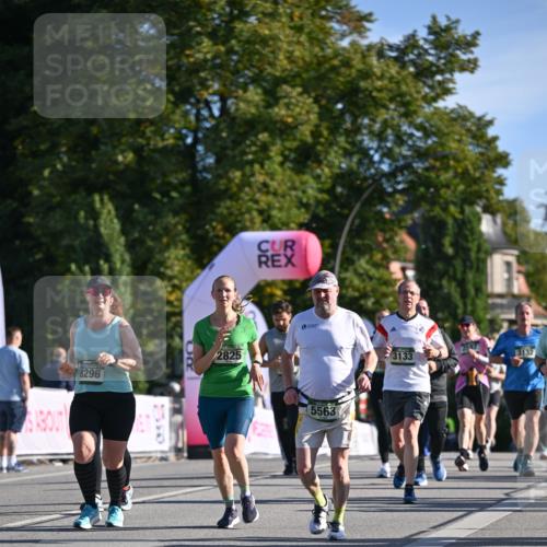 07.09.2025 - BARMER Alsterlauf Dr. Thomas Lammeyer http://msf.ph/oto/8714473 07.09.2025 09:47:56 Laufen 8296, 2825, 5563, 3133, 3132 meine-sportfotos.de