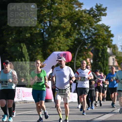 07.09.2025 - BARMER Alsterlauf Dr. Thomas Lammeyer http://msf.ph/oto/8714475 07.09.2025 09:47:57 Laufen 8296, 2825, 5563, 3133, 4 meine-sportfotos.de