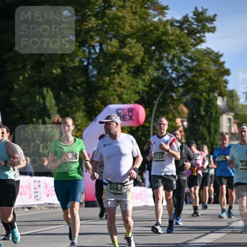 07.09.2025 - BARMER Alsterlauf Dr. Thomas Lammeyer http://msf.ph/oto/8714477 07.09.2025 09:47:57 Laufen 2, 25, 5563, 3133, 446 meine-sportfotos.de