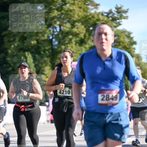 07.09.2025 - BARMER Alsterlauf Dr. Thomas Lammeyer http://msf.ph/oto/8714530 07.09.2025 09:48:06 Laufen 4768, 4210, 2849 meine-sportfotos.de