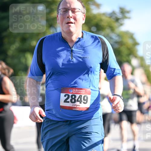 07.09.2025 - BARMER Alsterlauf Dr. Thomas Lammeyer http://msf.ph/oto/8714533 07.09.2025 09:48:06 Laufen 36, 2849 meine-sportfotos.de