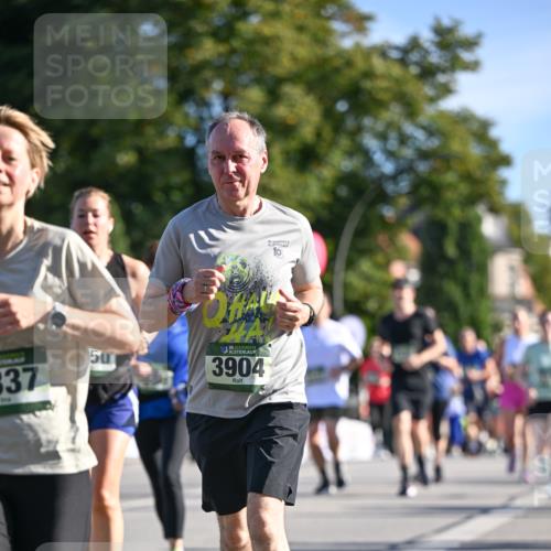 07.09.2025 - BARMER Alsterlauf Dr. Thomas Lammeyer http://msf.ph/oto/8714551 07.09.2025 09:48:09 Laufen 337, 2, 50, 36, 3904, 10 meine-sportfotos.de